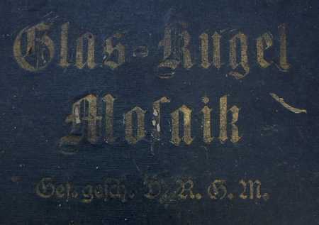 Kugelmosaik-Deckelausschnitt