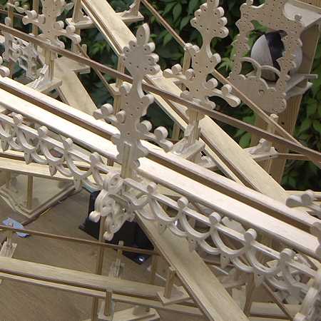 Ausschnitt Laubsägen-Kugelbahn