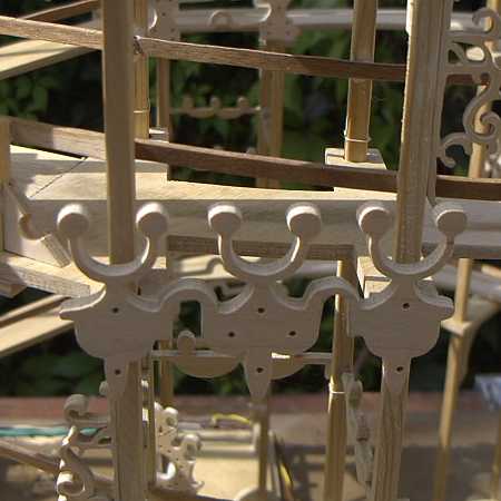 Ausschnitt Laubsägen-Kugelbahn