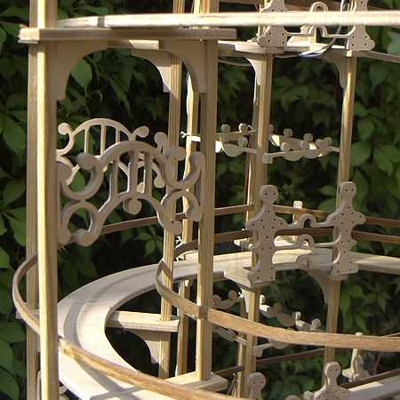 Ausschnitt Laubsägen-Kugelbahn