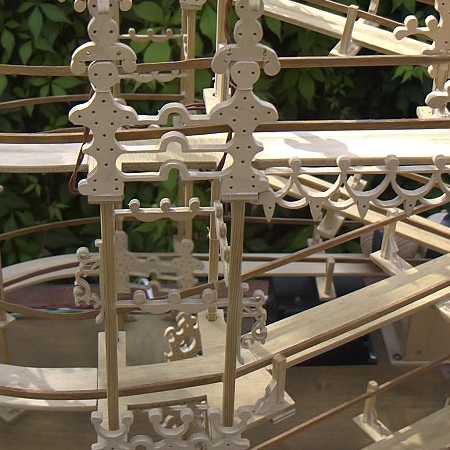 Ausschnitt Laubsägen-Kugelbahn